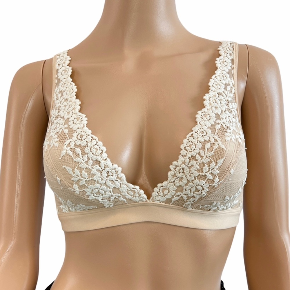 Wacoal Embrace Lace Soft Cup Bra - Picture 4 of 13